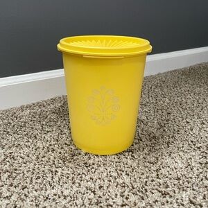 Vintage Daffodil Yellow Tupperware Container